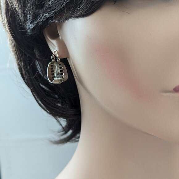 Lot Bundle of 2 Pairs of Earrings One Hoops and flower Pierced Post Cute Fun - Picture 2 of 9